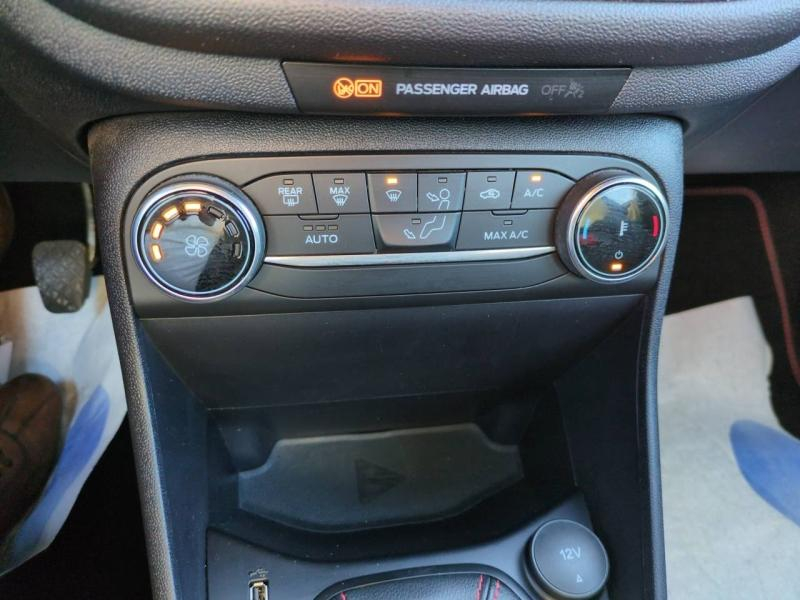 Photo 8 de l’annonce de FORD Fiesta d’occasion à vendre à NÎMES