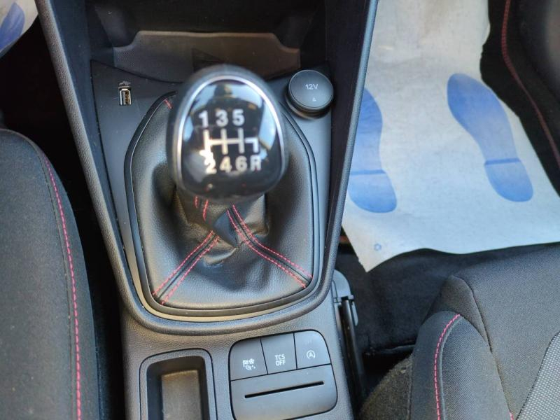 Photo 9 de l’annonce de FORD Fiesta d’occasion à vendre à NÎMES