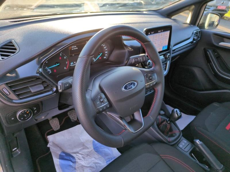 Photo 13 de l’annonce de FORD Fiesta d’occasion à vendre à NÎMES