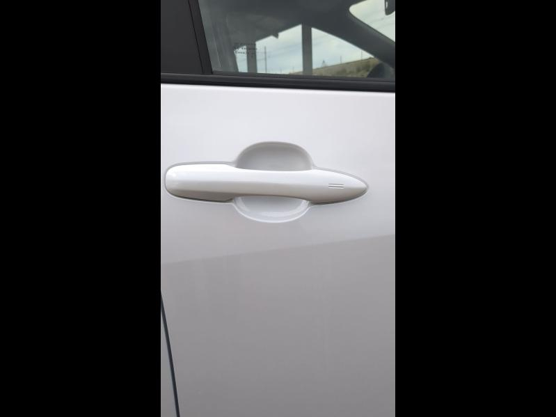 Photo 12 de l’annonce de TOYOTA Yaris d’occasion à vendre à ARLES