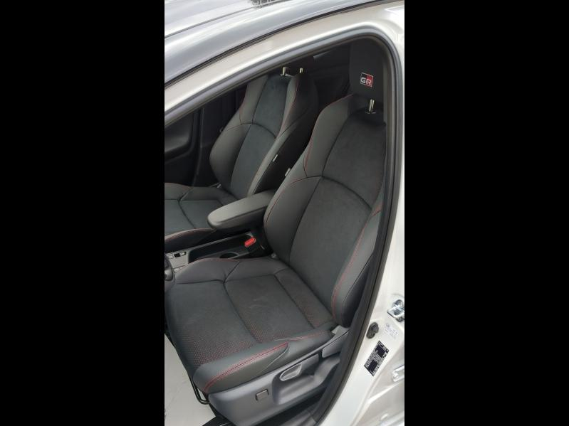 Photo 13 de l’annonce de TOYOTA Yaris d’occasion à vendre à ARLES