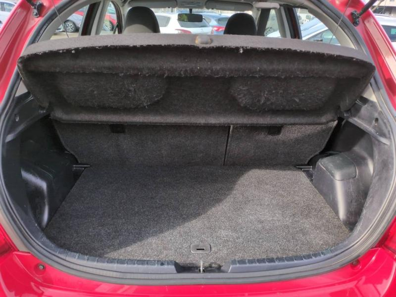 Photo 13 de l’annonce de TOYOTA Yaris d’occasion à vendre à ARLES