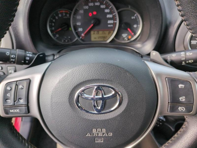 Photo 19 de l’annonce de TOYOTA Yaris d’occasion à vendre à ARLES