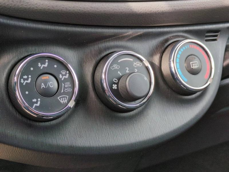 Photo 20 de l’annonce de TOYOTA Yaris d’occasion à vendre à ARLES