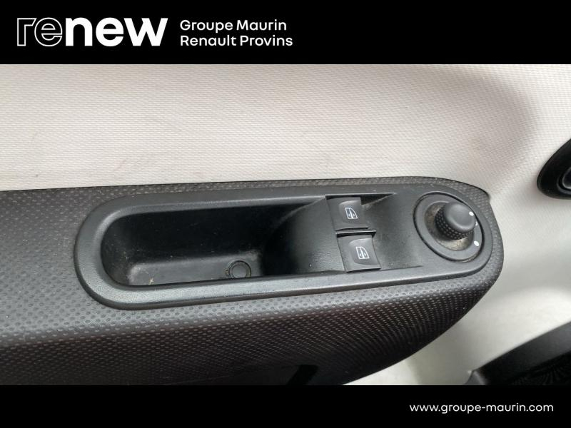 Photo 18 de l’annonce de RENAULT Twingo d’occasion à vendre à PROVINS