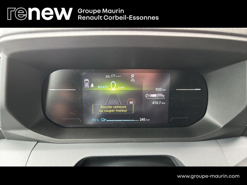 Photo 17 de l’annonce de RENAULT Master Fg VUL d’occasion à vendre à CORBEIL-ESSONNES