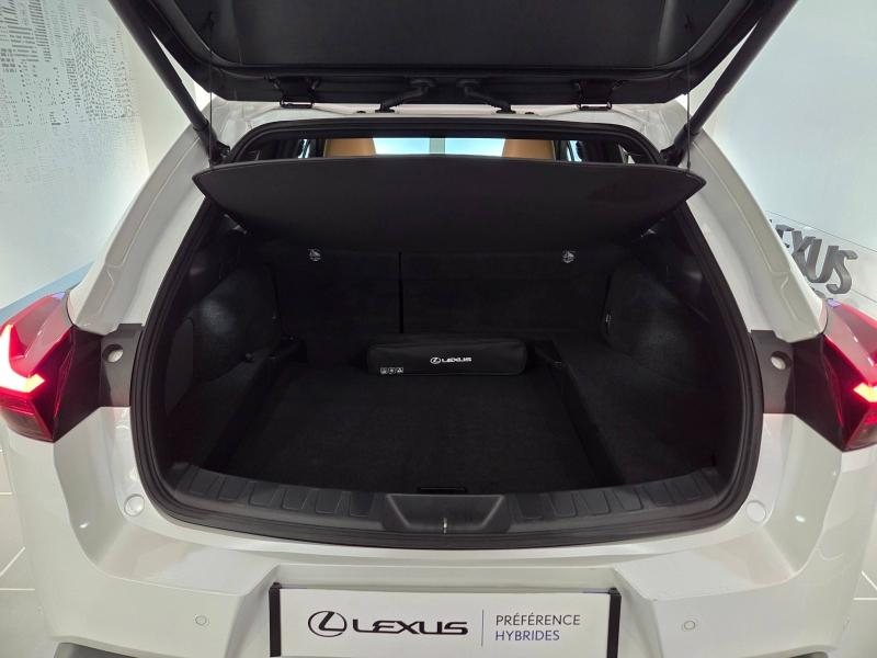 Photo 17 de l’annonce de LEXUS UX d’occasion à vendre à AUBIÈRE
