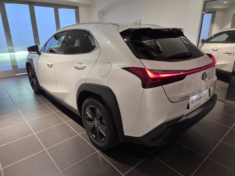 Photo 19 de l’annonce de LEXUS UX d’occasion à vendre à AUBIÈRE