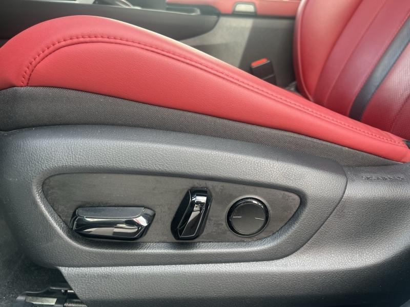 Photo 7 de l’annonce de LEXUS UX d’occasion à vendre à LATTES