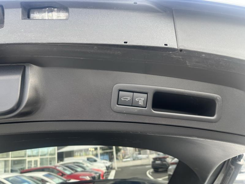 Photo 11 de l’annonce de LEXUS UX d’occasion à vendre à LATTES