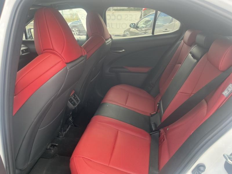 Photo 16 de l’annonce de LEXUS UX d’occasion à vendre à LATTES