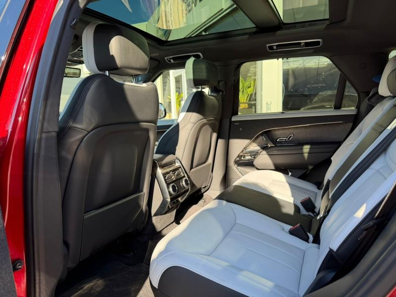 Photo 19 de l’annonce de LAND-ROVER Range Rover Sport d’occasion à vendre à AIX-EN-PROVENCE