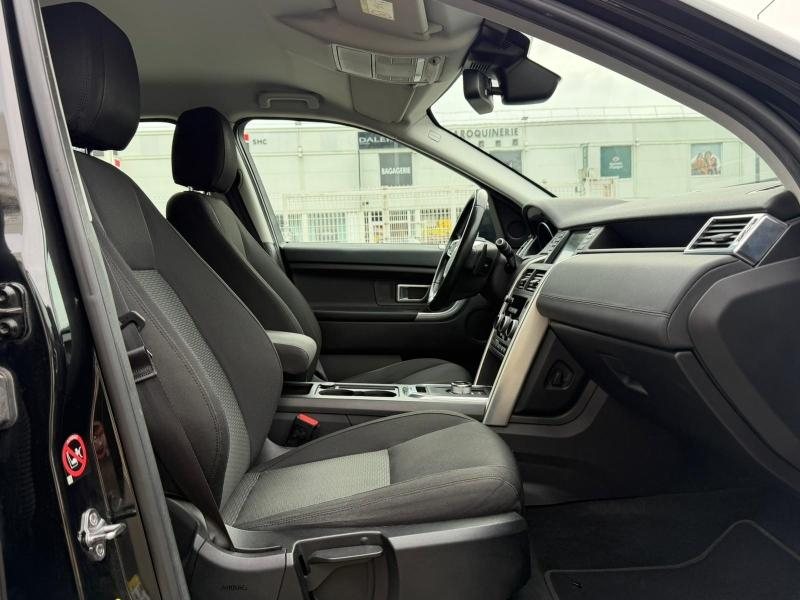 Photo 16 de l’annonce de LAND-ROVER Discovery Sport d’occasion à vendre à AIX-EN-PROVENCE