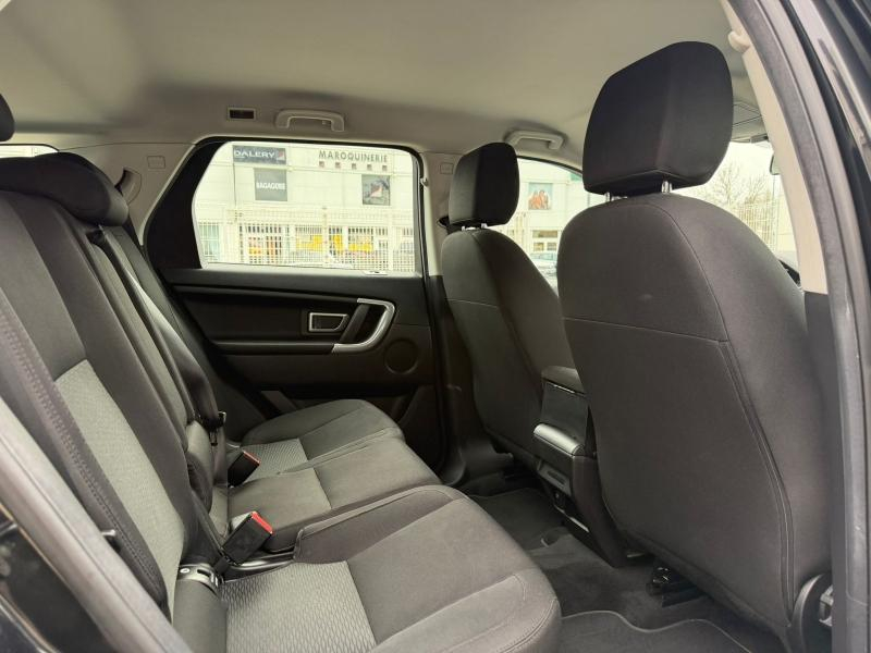 Photo 18 de l’annonce de LAND-ROVER Discovery Sport d’occasion à vendre à AIX-EN-PROVENCE