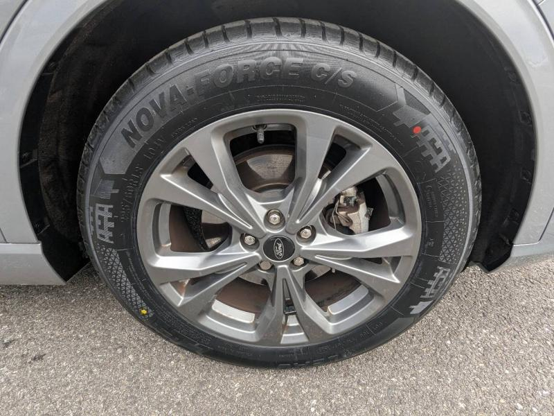 Photo 9 de l’annonce de FORD Kuga d’occasion à vendre à FRÉJUS