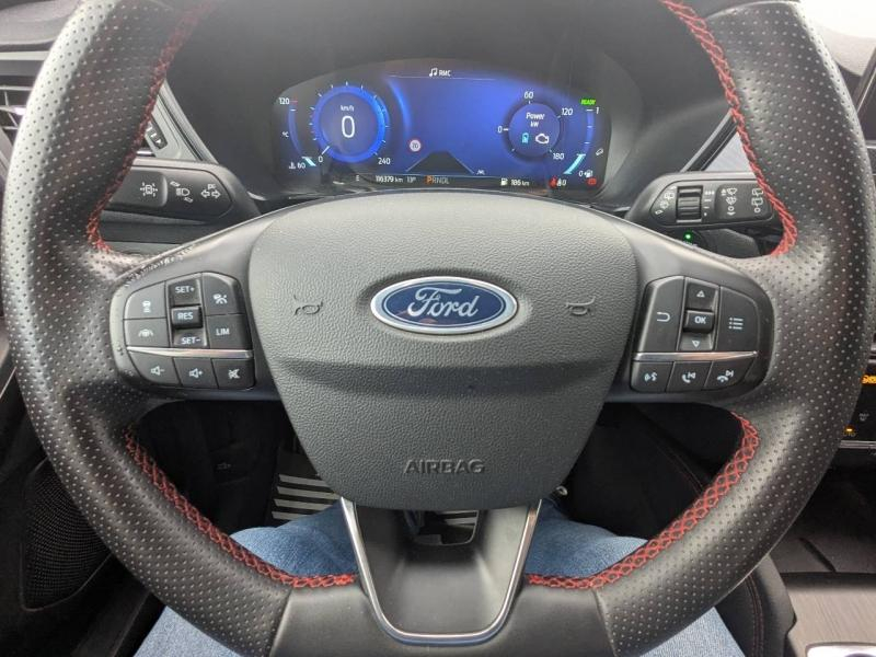 Photo 15 de l’annonce de FORD Kuga d’occasion à vendre à FRÉJUS