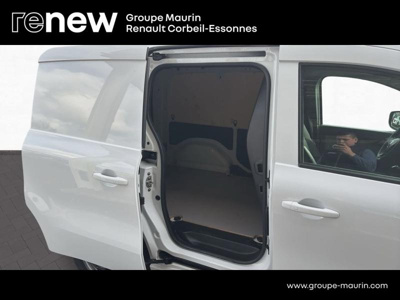 Photo 13 de l’annonce de RENAULT Kangoo Van d’occasion à vendre à CORBEIL-ESSONNES