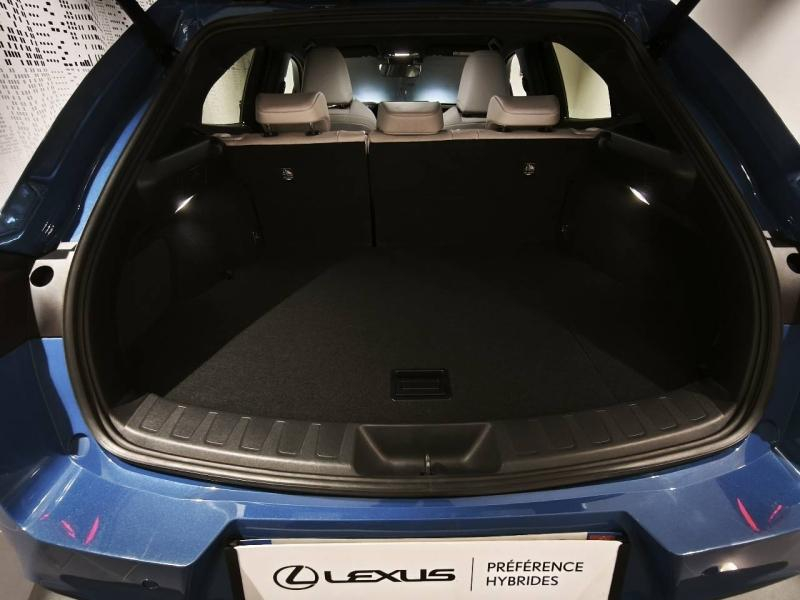 Photo 8 de l’annonce de LEXUS UX d’occasion à vendre à LATTES