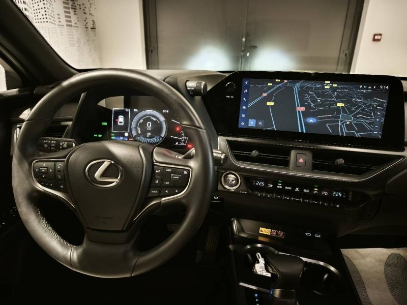 Photo 15 de l’annonce de LEXUS UX d’occasion à vendre à LATTES
