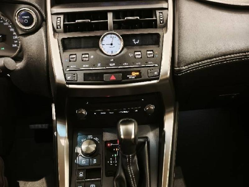 Photo 15 de l’annonce de LEXUS NX d’occasion à vendre à LATTES