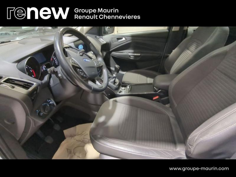 Photo 9 de l’annonce de FORD Kuga d’occasion à vendre à CHENNEVIÈRES-SUR-MARNE