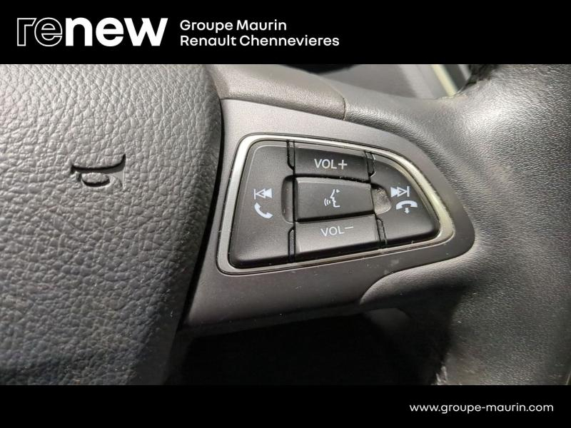 Photo 16 de l’annonce de FORD Kuga d’occasion à vendre à CHENNEVIÈRES-SUR-MARNE