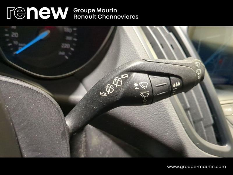 Photo 18 de l’annonce de FORD Kuga d’occasion à vendre à CHENNEVIÈRES-SUR-MARNE