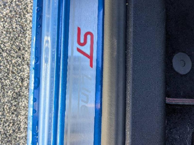 Photo 18 de l’annonce de FORD Focus d’occasion à vendre à BRIGNOLES