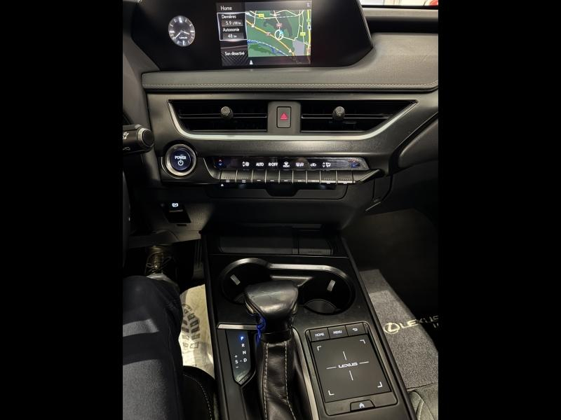 Photo 15 de l’annonce de LEXUS UX d’occasion à vendre à MONTFAVET