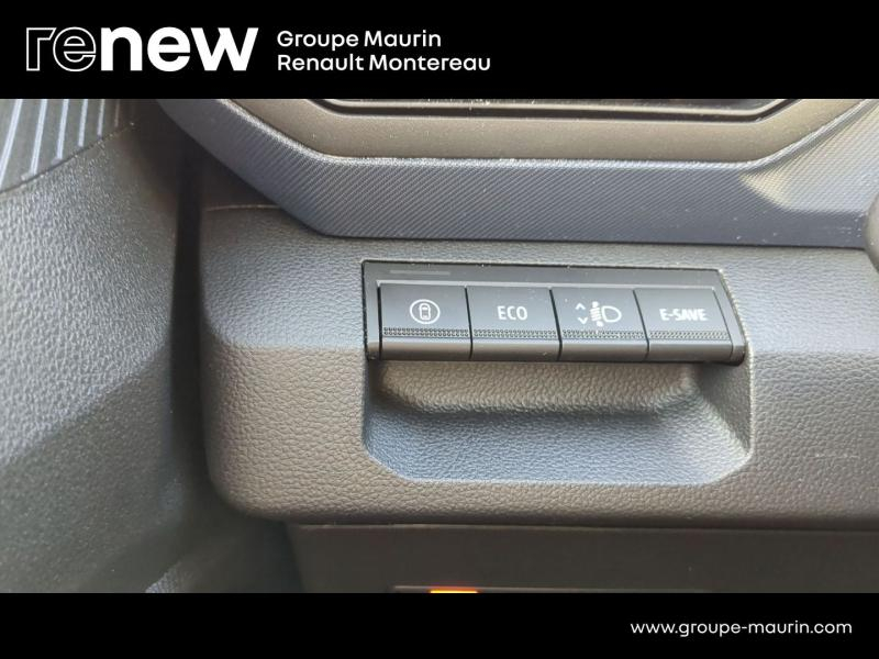 Photo 20 de l’annonce de DACIA  d’occasion à vendre à VARENNES SUR SEINE