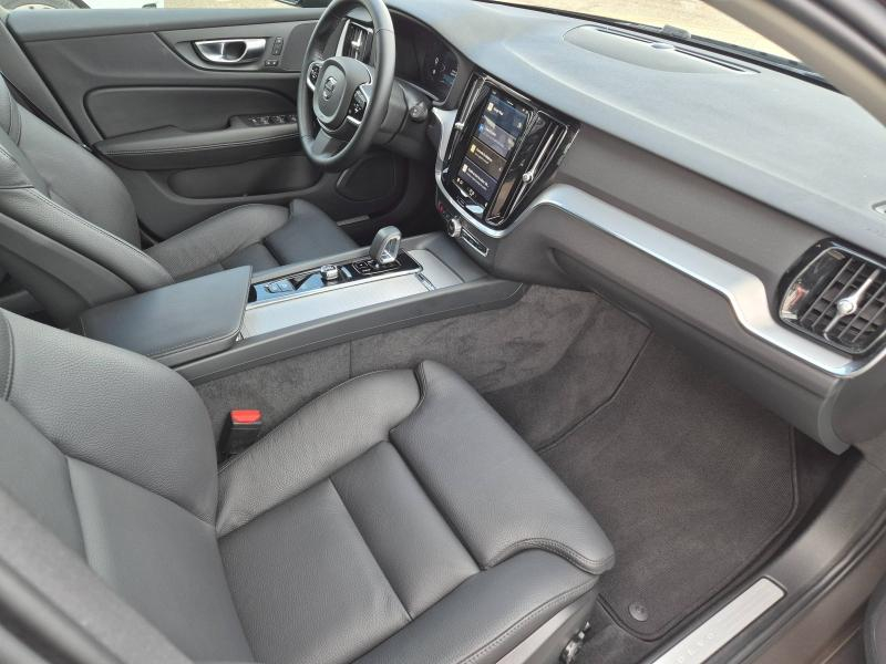 Photo 19 de l’annonce de VOLVO V60 d’occasion à vendre à AVIGNON