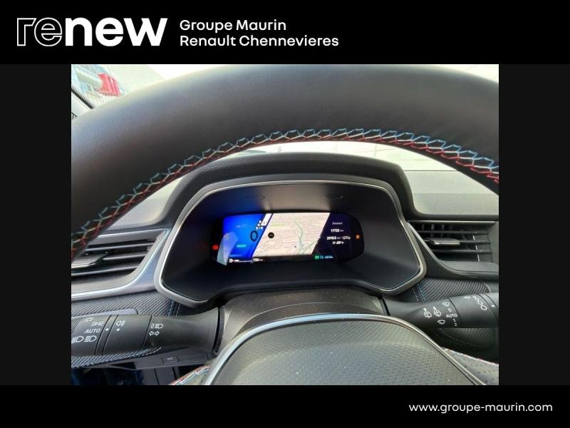 Photo 11 de l’annonce de RENAULT  d’occasion à vendre à CHENNEVIÈRES-SUR-MARNE