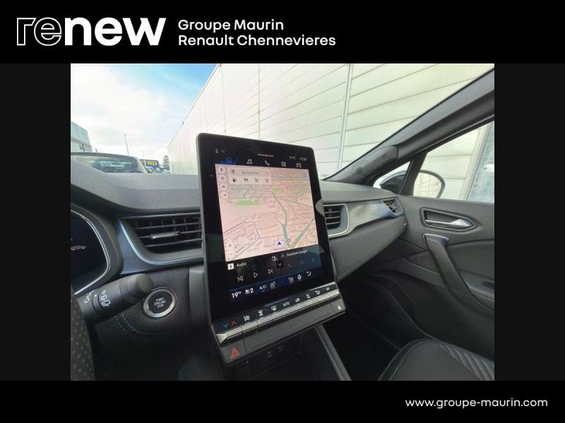 Photo 13 de l’annonce de RENAULT  d’occasion à vendre à CHENNEVIÈRES-SUR-MARNE