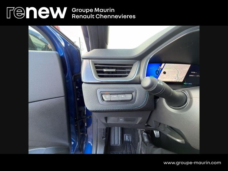 Photo 15 de l’annonce de RENAULT  d’occasion à vendre à CHENNEVIÈRES-SUR-MARNE