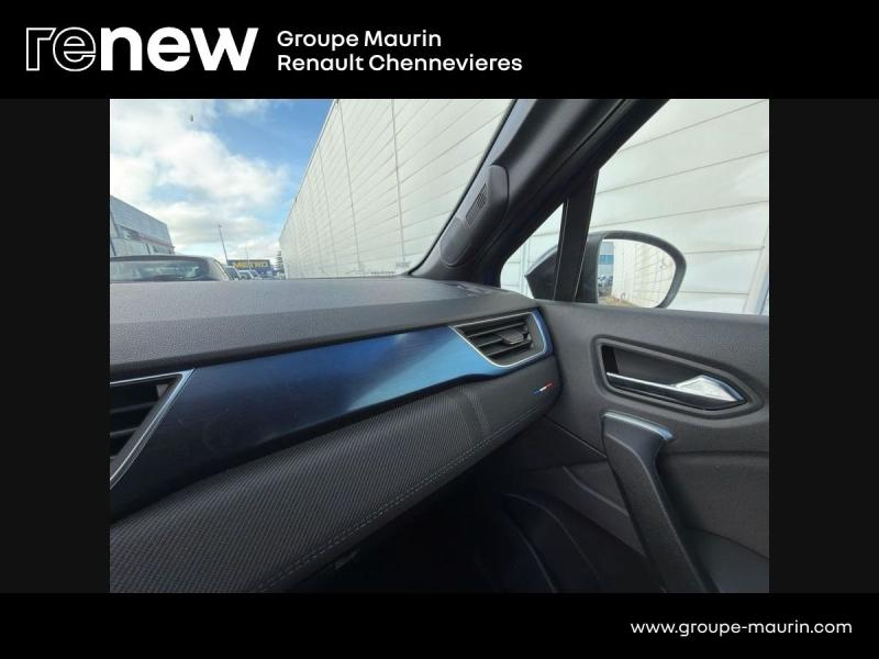 Photo 16 de l’annonce de RENAULT  d’occasion à vendre à CHENNEVIÈRES-SUR-MARNE