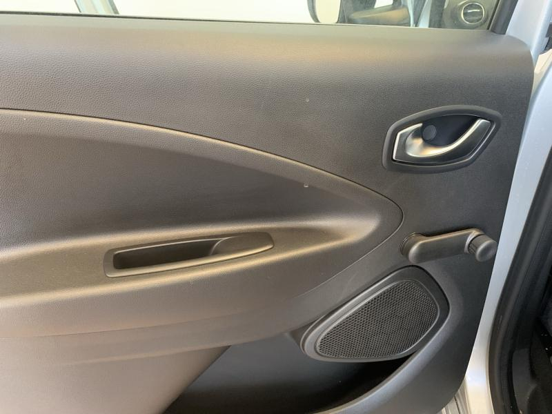 Photo 8 de l’annonce de RENAULT Zoe d’occasion à vendre à CHENNEVIÈRES-SUR-MARNE