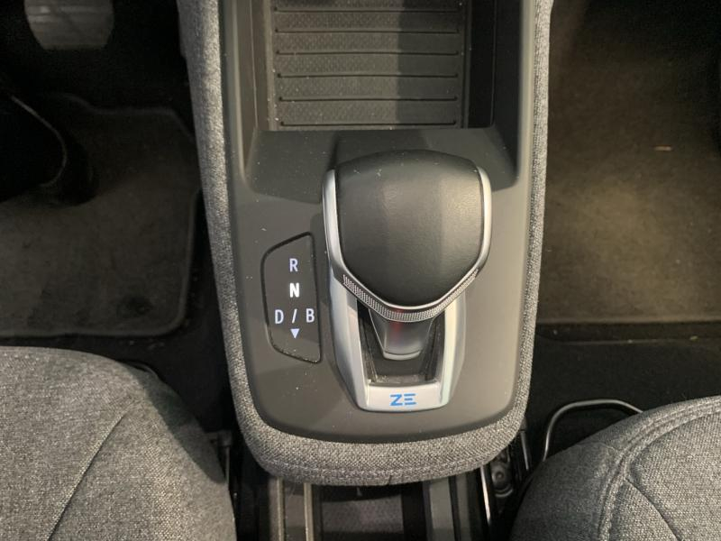 Photo 16 de l’annonce de RENAULT Zoe d’occasion à vendre à CHENNEVIÈRES-SUR-MARNE