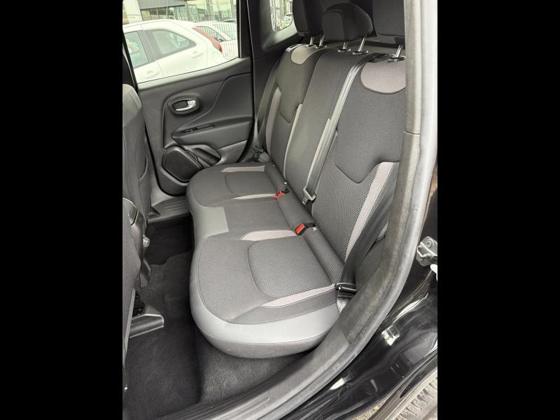 Photo 13 de l’annonce de JEEP Renegade d’occasion à vendre à AUBIÈRE