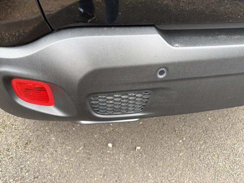 Photo 20 de l’annonce de JEEP Renegade d’occasion à vendre à AUBIÈRE