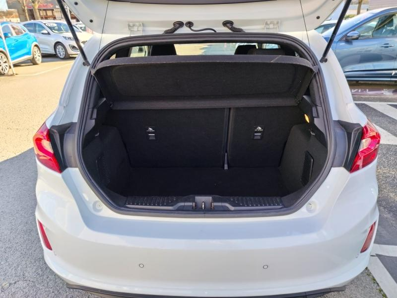 Photo 10 de l’annonce de FORD Fiesta d’occasion à vendre à DRAGUIGNAN