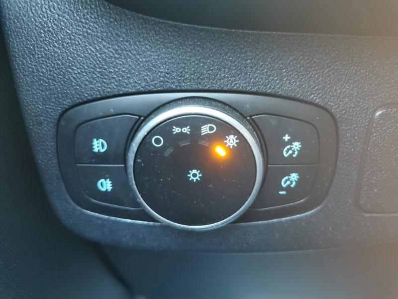 Photo 13 de l’annonce de FORD Puma d’occasion à vendre à NÎMES