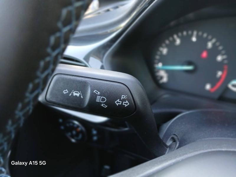 Photo 14 de l’annonce de FORD Fiesta Active d’occasion à vendre à NÎMES