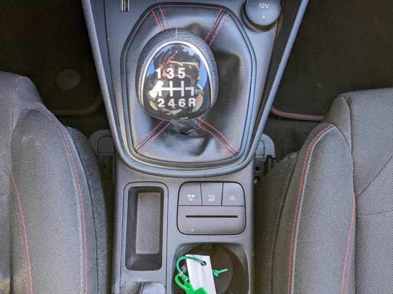 Photo 16 de l’annonce de FORD Fiesta d’occasion à vendre à MARSEILLE