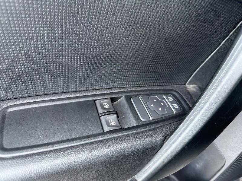 Photo 13 de l’annonce de RENAULT Kangoo d’occasion à vendre à VITROLLES