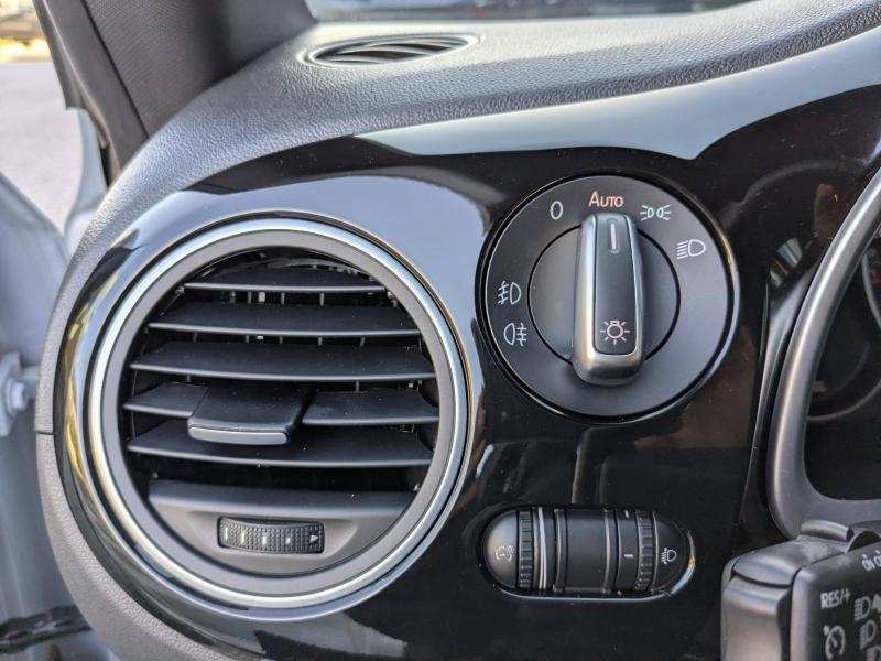 Photo 9 de l’annonce de VOLKSWAGEN Coccinelle d’occasion à vendre à LA VALETTE