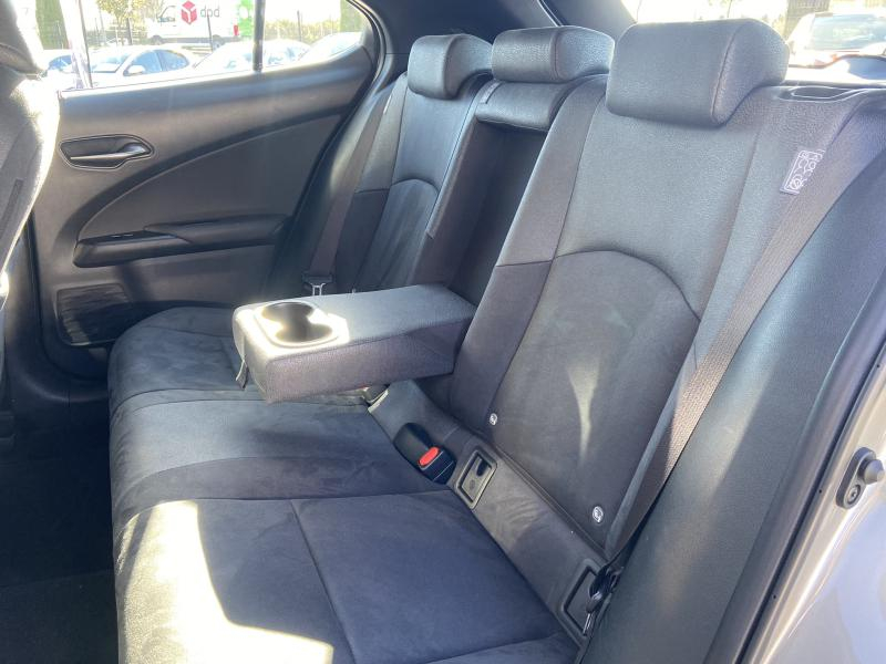 Photo 6 de l’annonce de LEXUS UX d’occasion à vendre à MONTFAVET