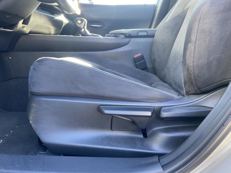 Photo 12 de l’annonce de LEXUS UX d’occasion à vendre à MONTFAVET