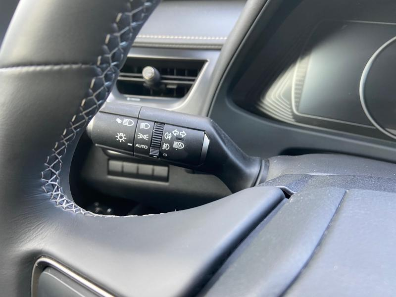 Photo 19 de l’annonce de LEXUS UX d’occasion à vendre à MONTFAVET