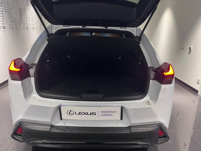 Photo 7 de l’annonce de LEXUS UX d’occasion à vendre à LATTES