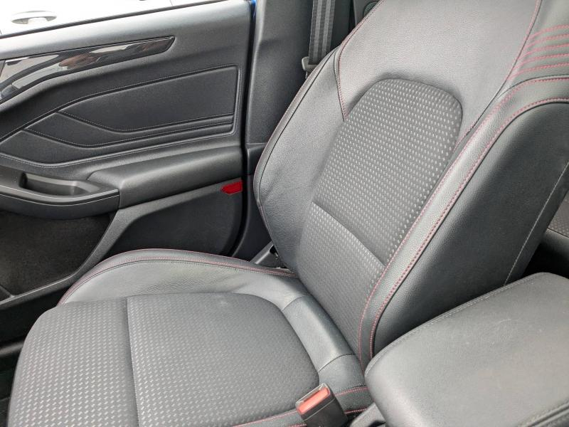 Photo 19 de l’annonce de FORD Focus d’occasion à vendre à AVIGNON